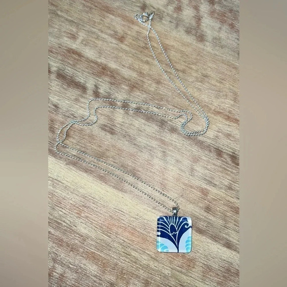 glass tile and Japanese chiyogami pendant necklace - Picture 5 of 7